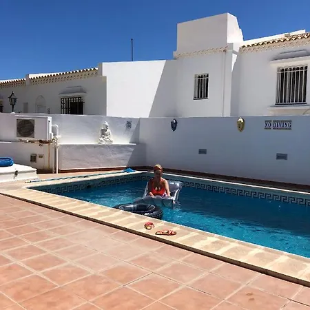 Villa 4-bed Bungalow With Private Pool & Parking