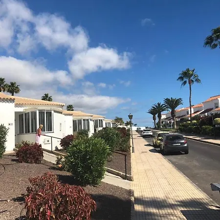 4-bed Bungalow With Private Pool & Parking Βίλα Ελ Μέντανο
