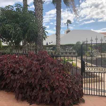 4-bed Bungalow With Private Pool & Parking El Médano